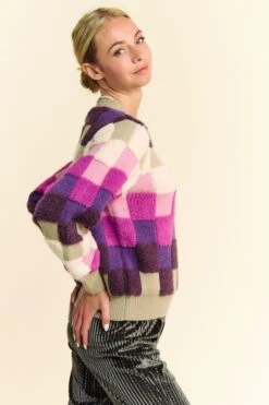 Davi & Dani Checkered Round Neck Long Sleeve Sweater -Sydney So Sweet 02d3d68a 08c8 48da 9ecb 01f94834c40f Max