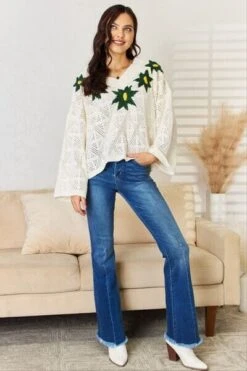 POL Floral Embroidered Pattern V-Neck Sweater -Sydney So Sweet 2c85db23 05fe 469a 987b 40b44ed16913 Min