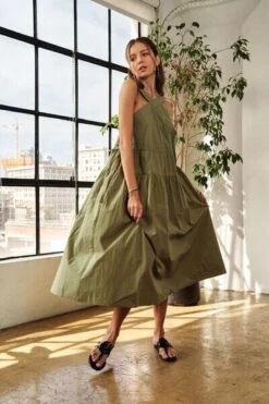 ADORA Crisscross Wide Strap Drawstring Detail Midi Dress -Sydney So Sweet b08ec431 6a34 4621 a3e3 bf3e09395513 Min