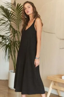 ADORA Black Textured Wide-Leg Jumpsuit -Sydney So Sweet ea2e946a 94d7 4ddf 8021 ebe124502d2c Min